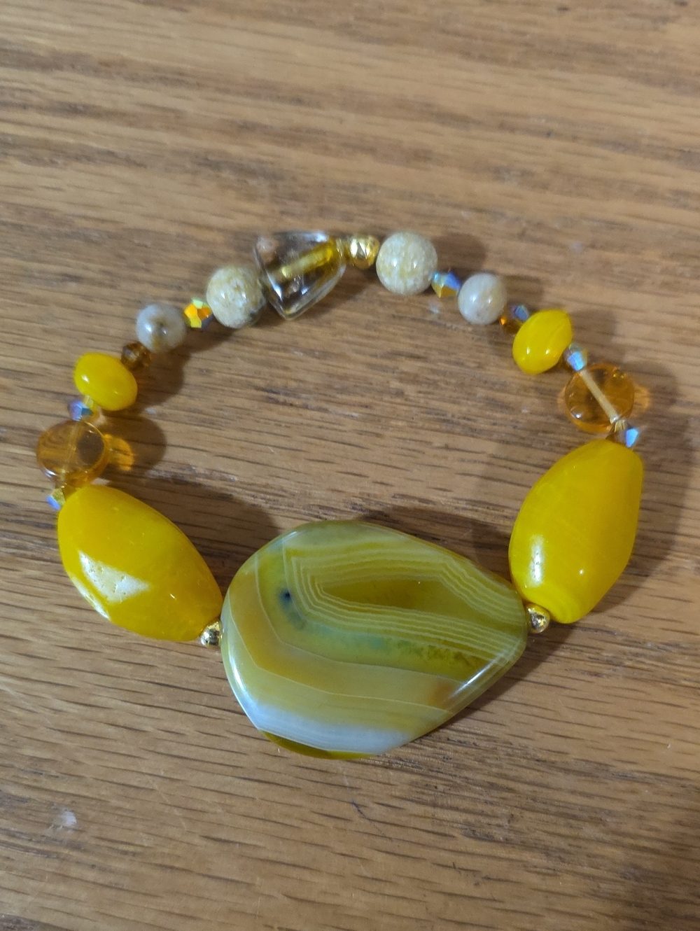 Handcrafted Yellow Agate Beaded Stretch Bracelet